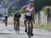 KiKatleet fietsend door de omgeving in Vichy